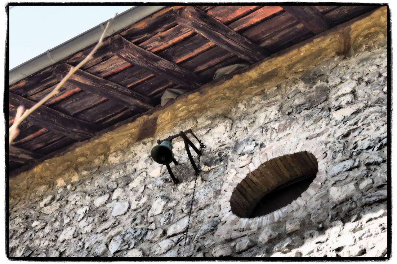 Vieux Corps De Ferme Datant De 1675 Crolles Exteriör bild